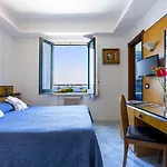 Ξενοδοχείο Il Faro 3*