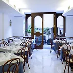 Ξενοδοχείο Il Faro 3*