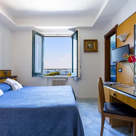 Hotell Il Faro 3*