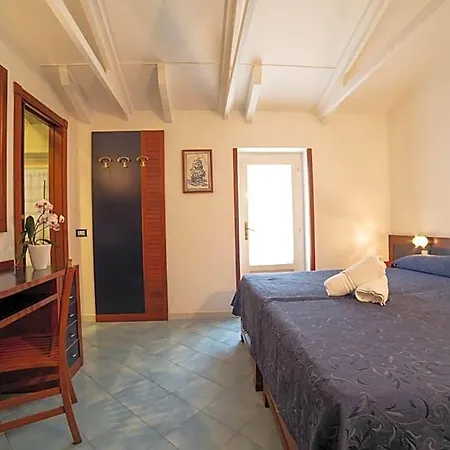 Il Faro Hotel 3*